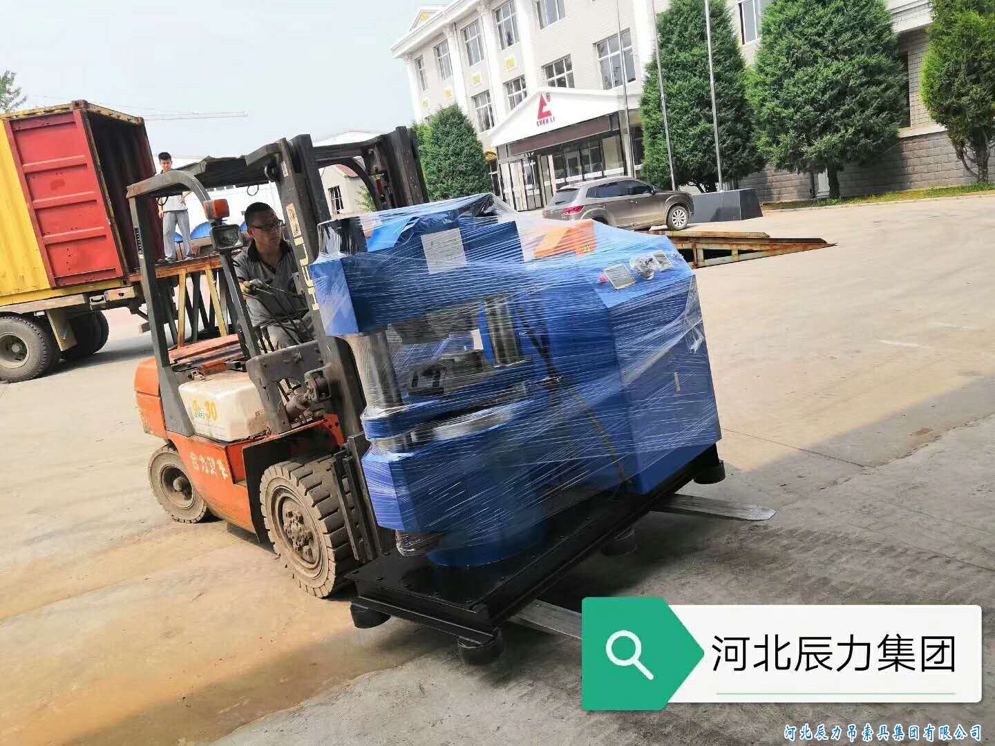 鋼絲繩纏放繩機(jī)器，鋼絲繩索具壓制機(jī)器，集體裝柜發(fā)貨